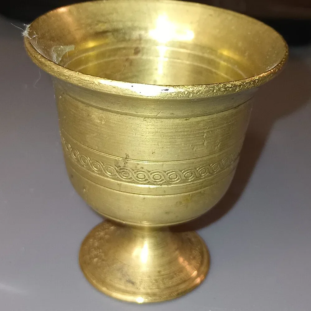 Vintage Brass Small Mortar with Decorative Trim & Pestle - Picture 3 of 9